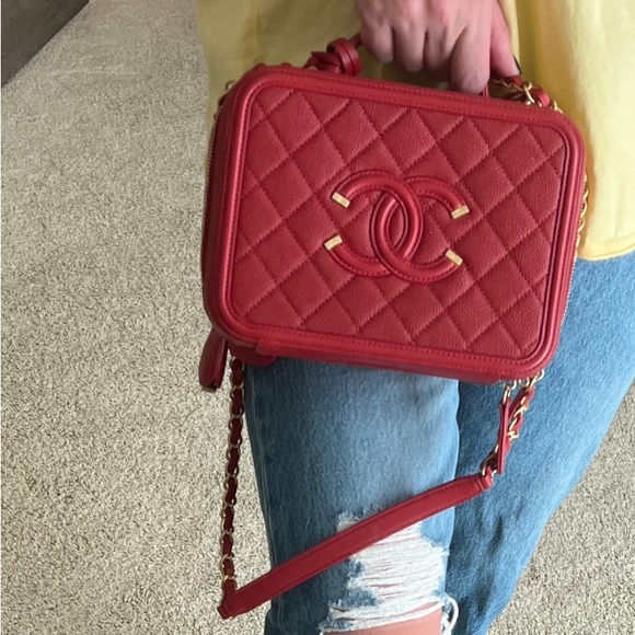 Chanel Vanity Case Bag Medium Size in rich red color - Picture 9 of 13